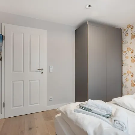 Apartman Strandgut 8 *